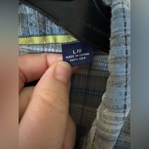 Tommy Bahama 100% Silk Button Down Shirt - Picture 4 of 5